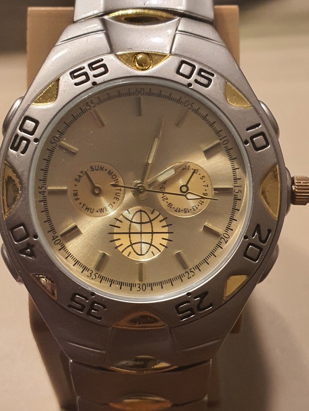 10/$20 Silver/Goldtone Stainless Steel Men's Watch
